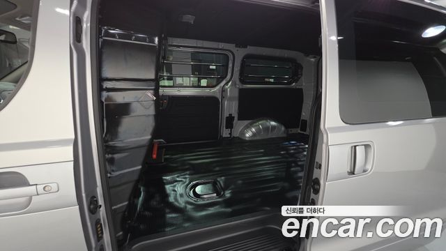 Hyundai Starex 2021 — photo 16