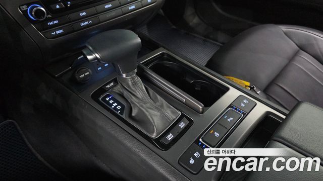 Hyundai Genesis 2016 — photo 12