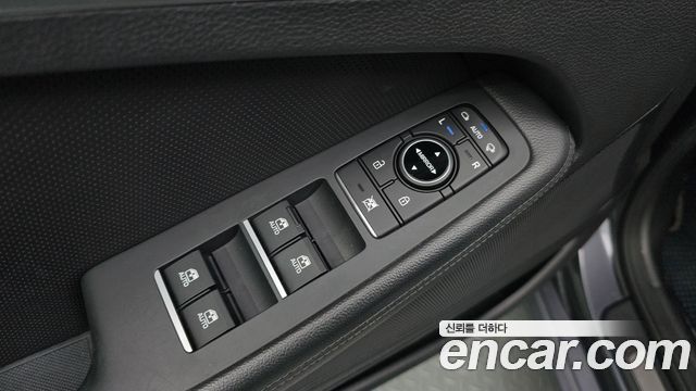 Hyundai Genesis 2016 — photo 22