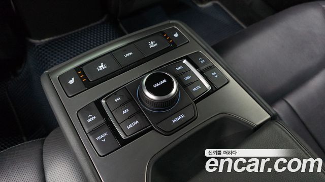 Hyundai Genesis 2016 — photo 24