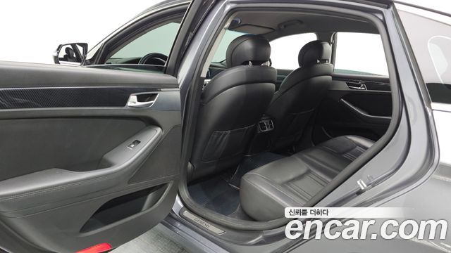 Hyundai Genesis 2016 — photo 16