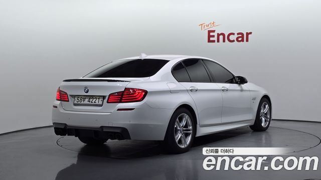 BMW 5-Series 2016 — photo 2