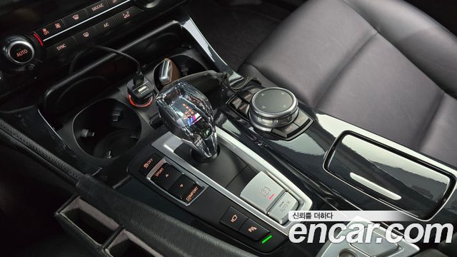 BMW 5-Series 2016 — photo 9