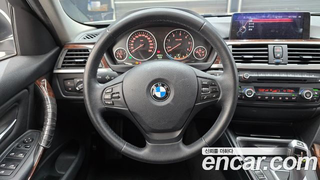 BMW 3-Series 2013 — photo 13