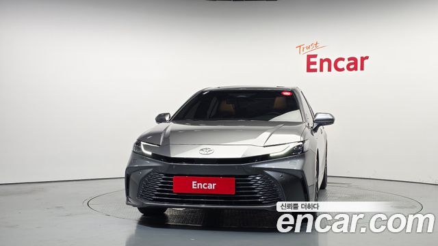 Toyota Camry 2025 — photo 3