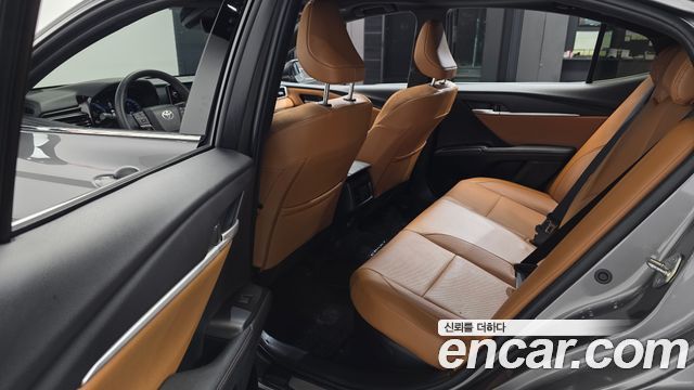 Toyota Camry 2025 — photo 16