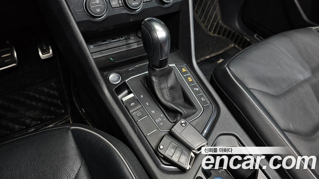 Volkswagen Tiguan 2020 — photo 12