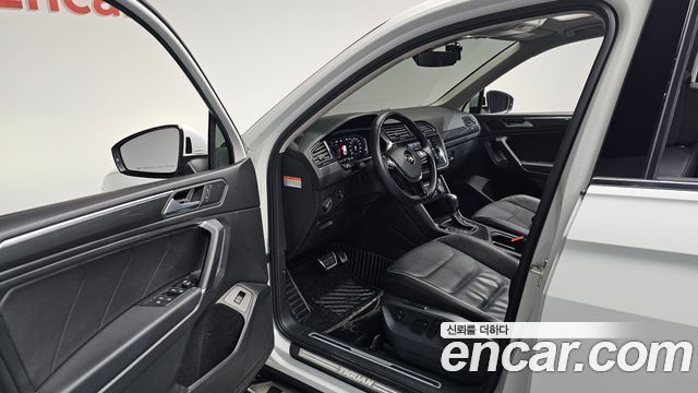 Volkswagen Tiguan 2020 — photo 13