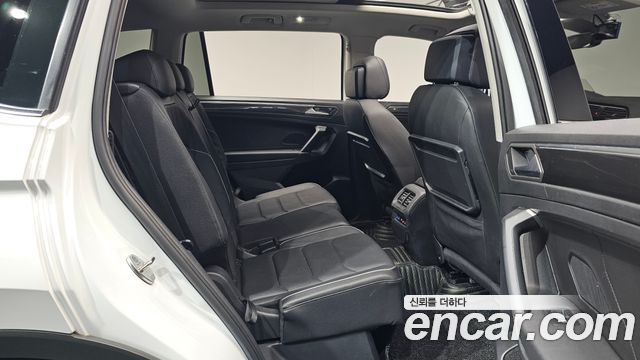 Volkswagen Tiguan 2020 — photo 17