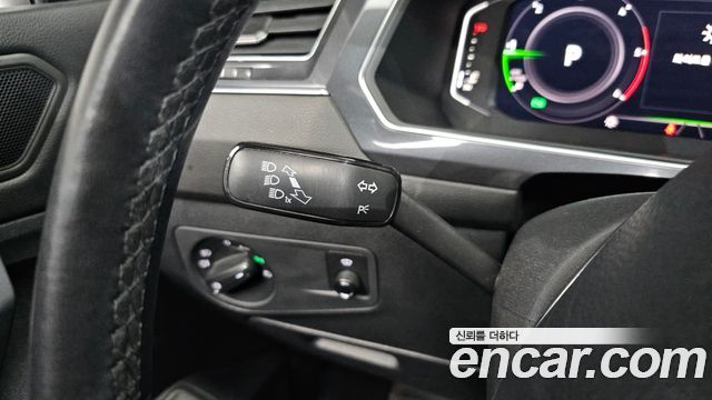 Volkswagen Tiguan 2020 — photo 21