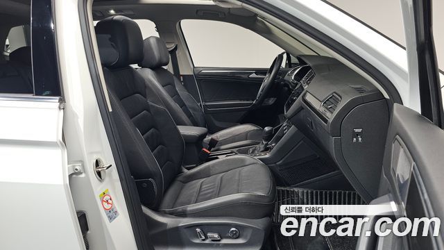 Volkswagen Tiguan 2020 — photo 16