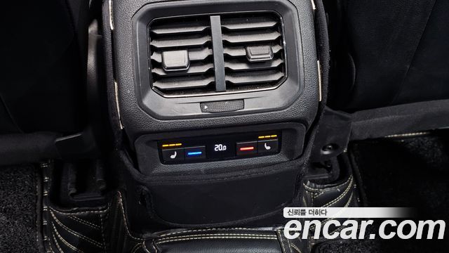 Volkswagen Tiguan 2020 — photo 29