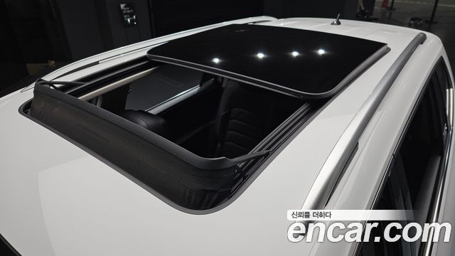 Volkswagen Tiguan 2020 — photo 33