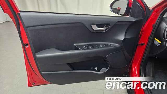 Kia Stonic 2019 — photo 14