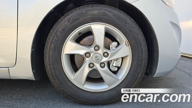 Hyundai AVANTE 2014 — photo 5