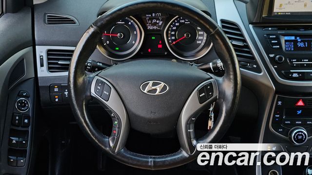 Hyundai AVANTE 2014 — photo 13