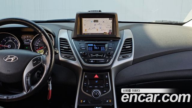 Hyundai AVANTE 2014 — photo 14