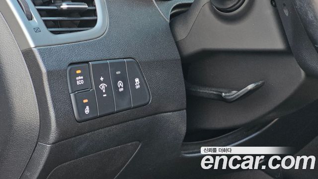 Hyundai AVANTE 2014 — photo 18