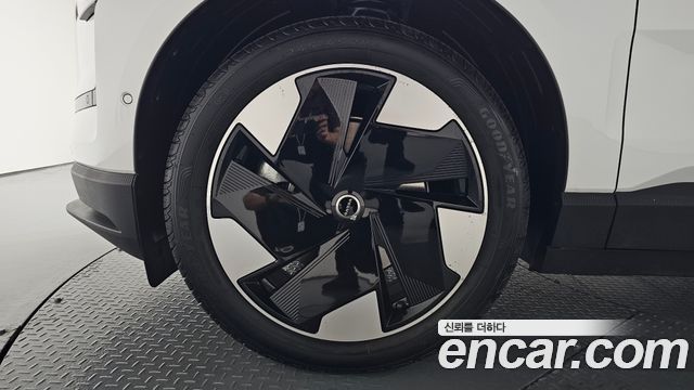 Volvo EX30 2025 — photo 5
