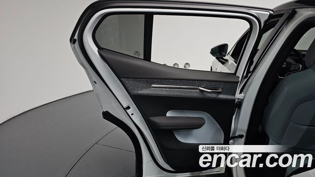 Volvo EX30 2025 — photo 15