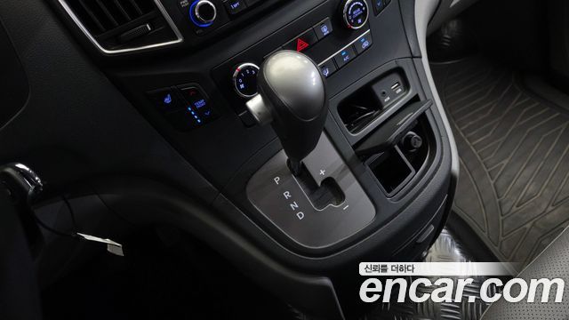 Hyundai Starex 2019 — photo 12