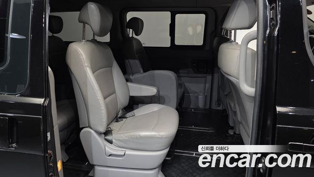 Hyundai Starex 2019 — photo 18