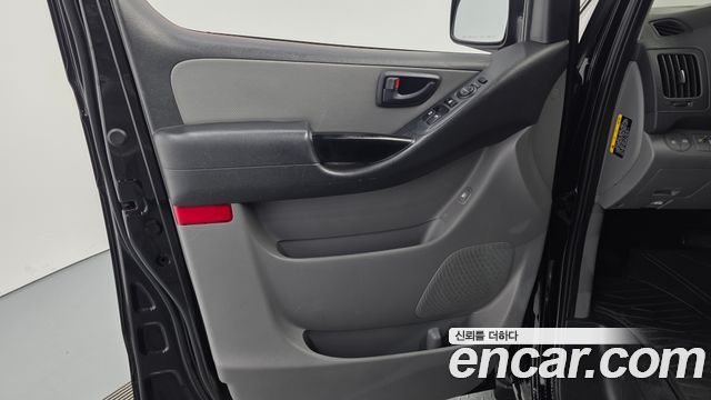 Hyundai Starex 2019 — photo 14