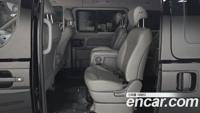 Hyundai Starex 2019 — photo 16
