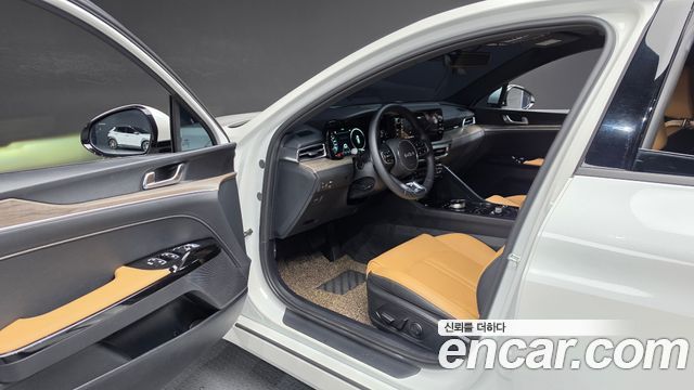 Kia K5 2023 — photo 10