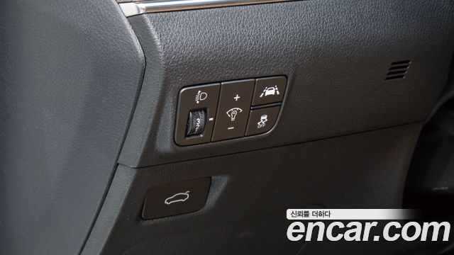 Kia K5 2023 — photo 17