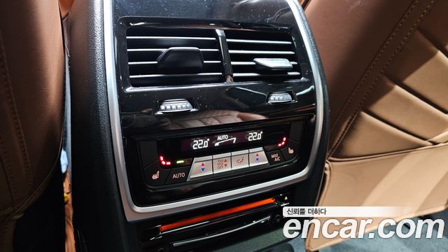 BMW X7 2020 — photo 31