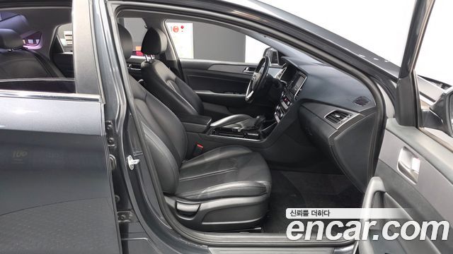 Hyundai Sonata 2019 — photo 17