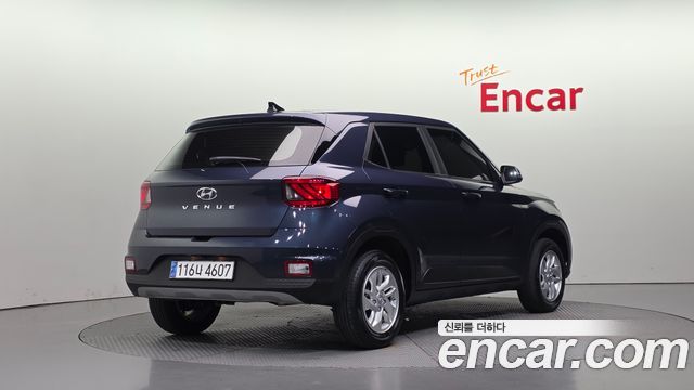Hyundai Venue 2023 — photo 2