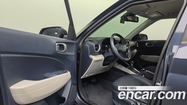 Hyundai Venue 2023 — photo 13