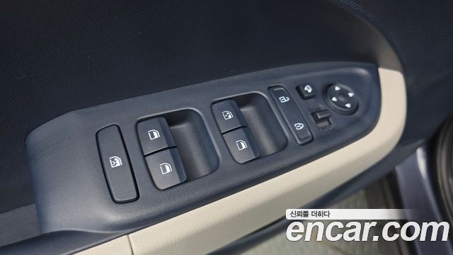 Hyundai Venue 2023 — photo 17