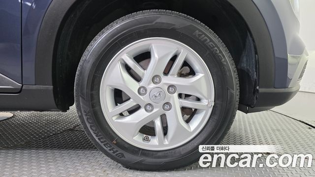 Hyundai Venue 2023 — photo 7