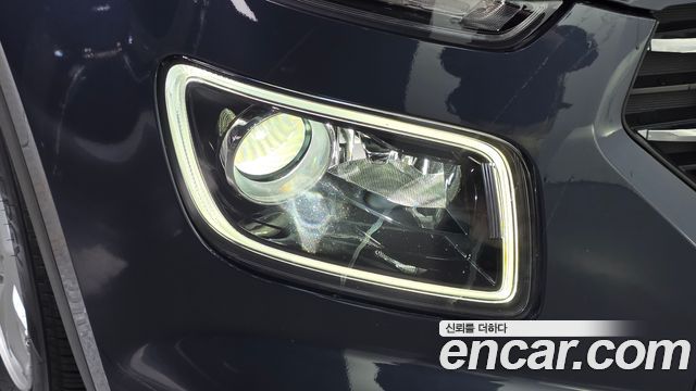 Hyundai Venue 2023 — photo 8