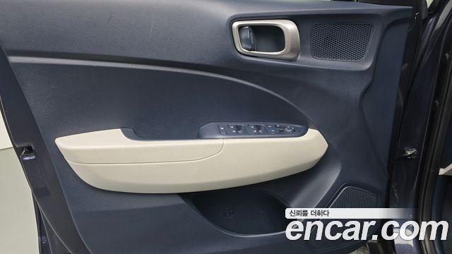Hyundai Venue 2023 — photo 14