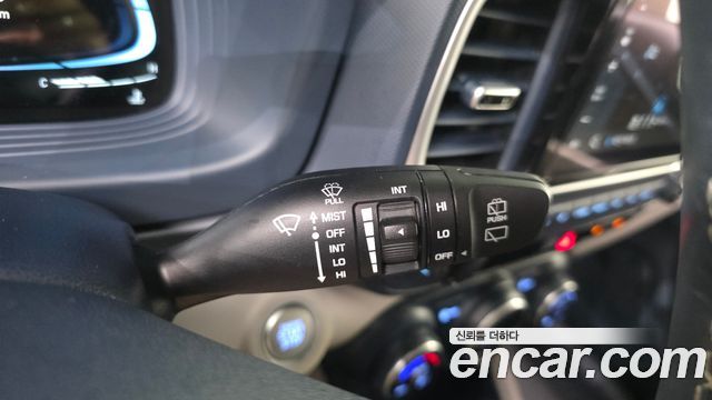 Hyundai Venue 2023 — photo 28