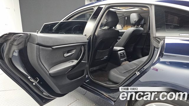 BMW 4-Series 2020 — photo 18
