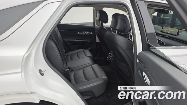 Genesis GV70 2024 — photo 12