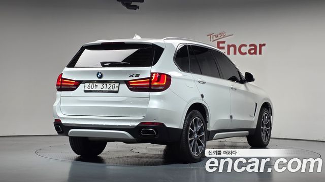 BMW X5 2018 — photo 2