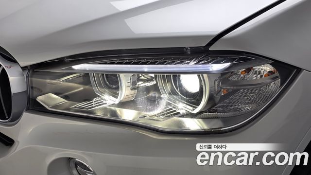 BMW X5 2018 — photo 8