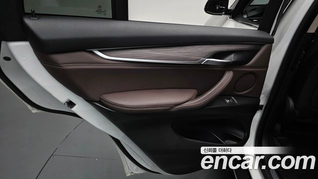 BMW X5 2018 — photo 15