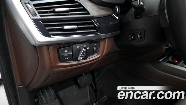 BMW X5 2018 — photo 29