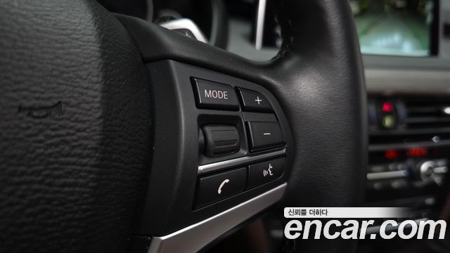 BMW X5 2018 — photo 31