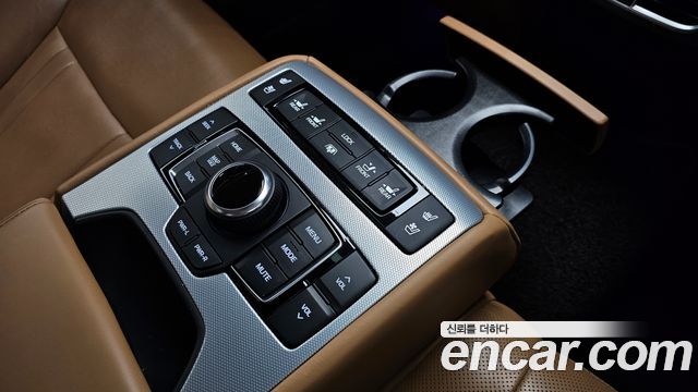 Genesis G80 2017 — photo 22
