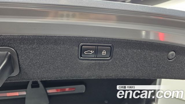 Genesis G80 2017 — photo 26