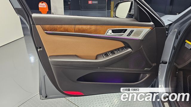 Genesis G80 2017 — photo 14