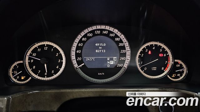 Mercedes-Benz E-Class 2010 — photo 8